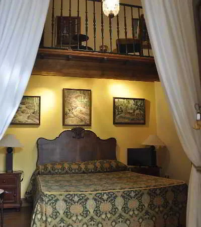 Hotel Granados Palacio Boutique 2*
