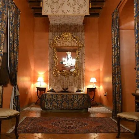 Hotel Granados Palacio Boutique 2*